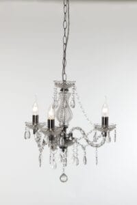 Lustre à pampilles en plastique transparent